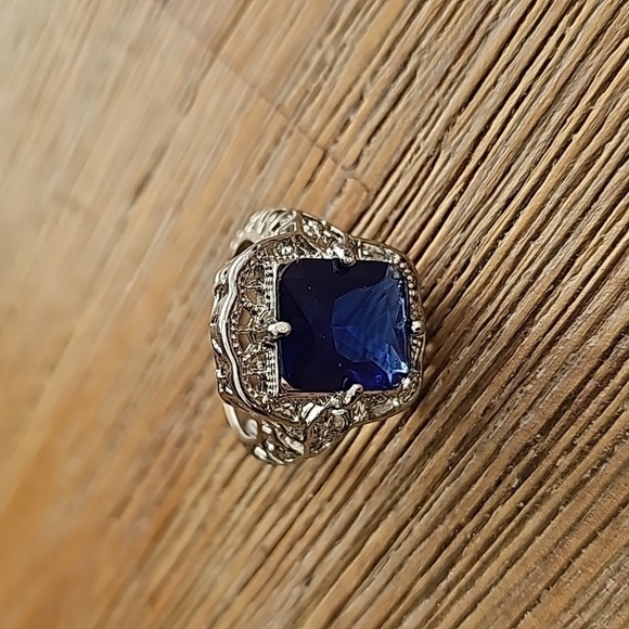 Princess cut blue simulated zircon ring - Picture 3 of 4